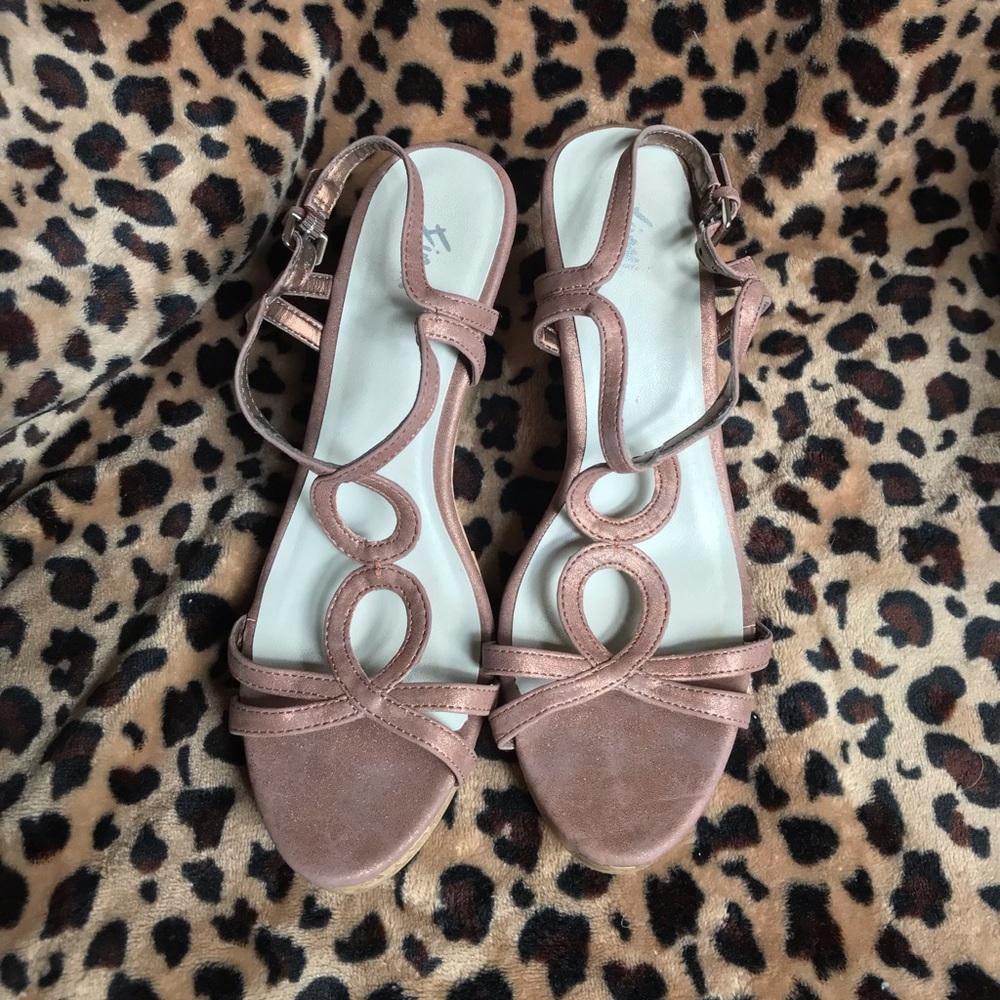 Rose gold wedges!